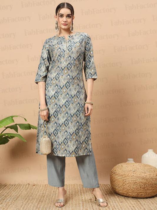 GREY NOTCH NECK CALF LENGTH CHANDERI KURTA WITH PANT