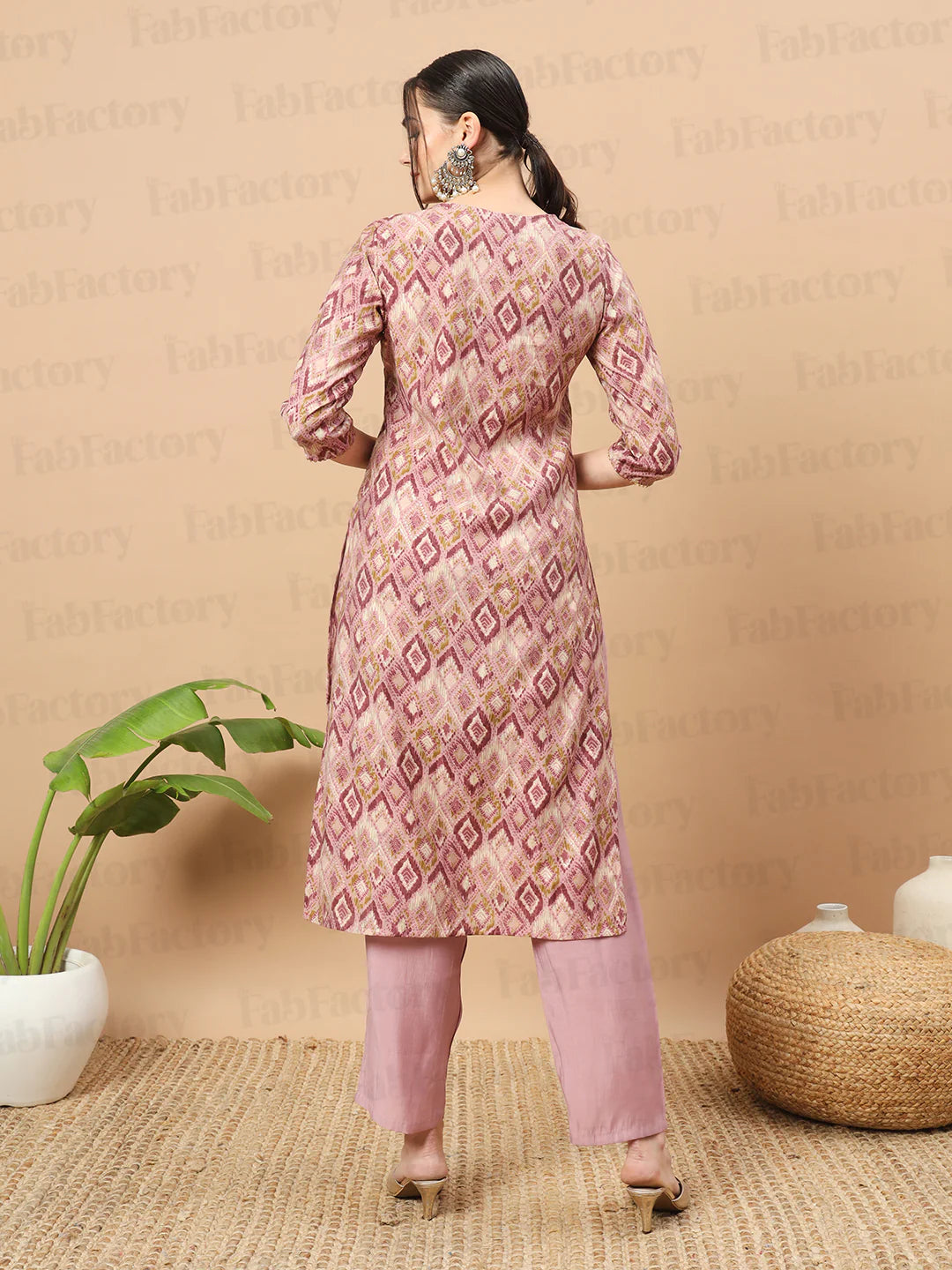 PINK NOTCH NECK CALF LENGTH CHANDERI KURTA WITH PANT