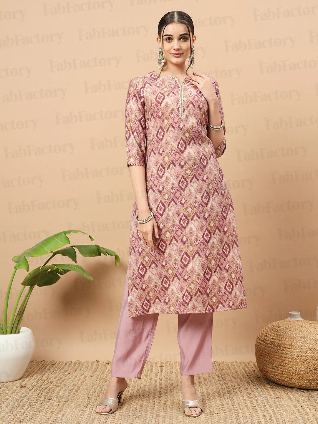 PINK NOTCH NECK CALF LENGTH CHANDERI KURTA WITH PANT