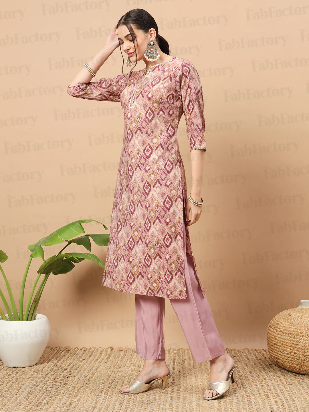 PINK NOTCH NECK CALF LENGTH CHANDERI KURTA WITH PANT