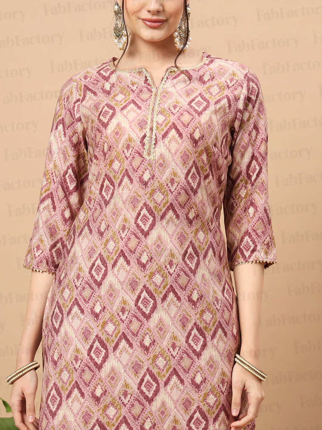 PINK NOTCH NECK CALF LENGTH CHANDERI KURTA WITH PANT