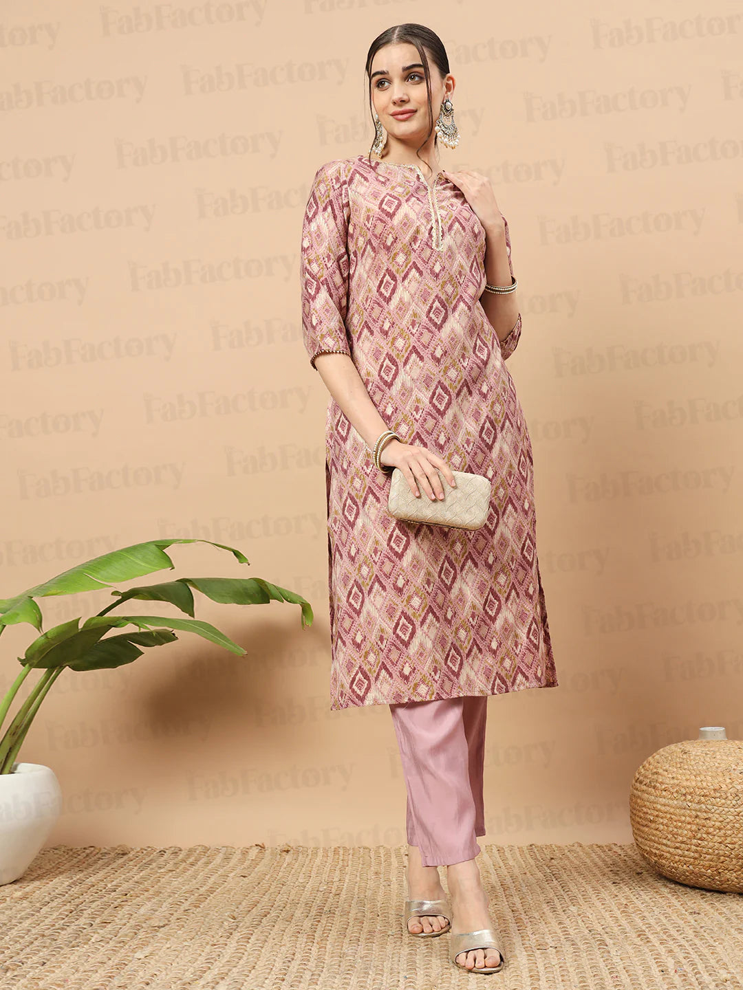 PINK NOTCH NECK CALF LENGTH CHANDERI KURTA WITH PANT