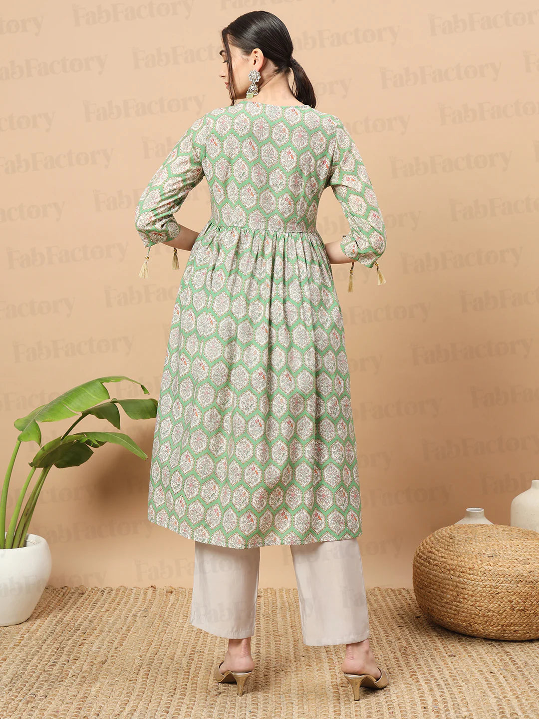 GREEN NOTCH NECK CALF LENGTH CHANDERI KURTA WITH PANT