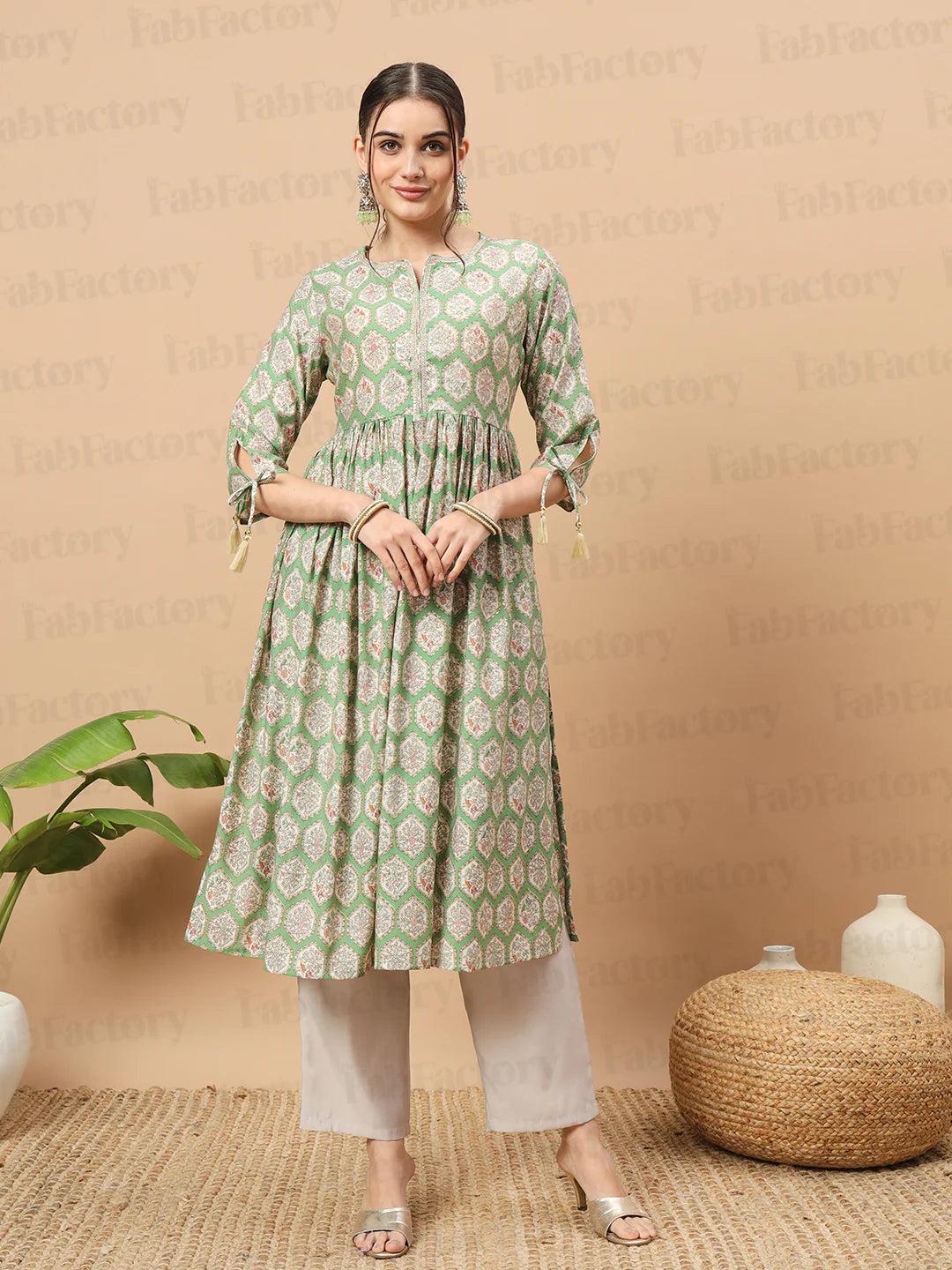 GREEN NOTCH NECK CALF LENGTH CHANDERI KURTA WITH PANT