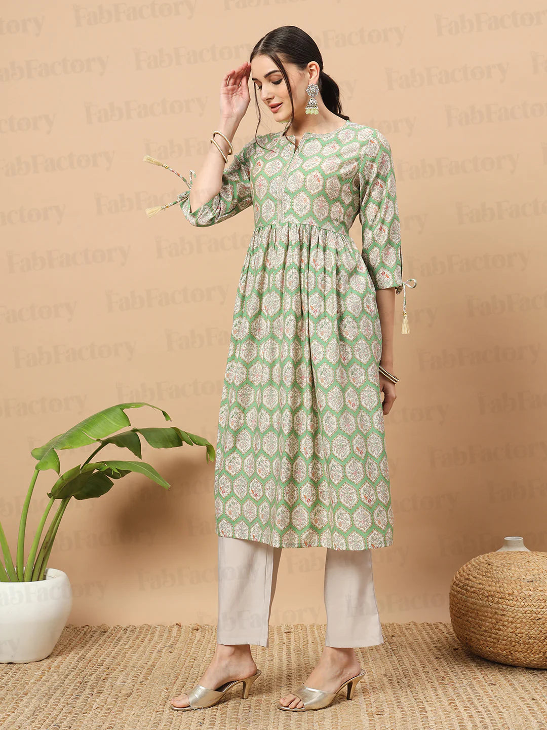 GREEN NOTCH NECK CALF LENGTH CHANDERI KURTA WITH PANT