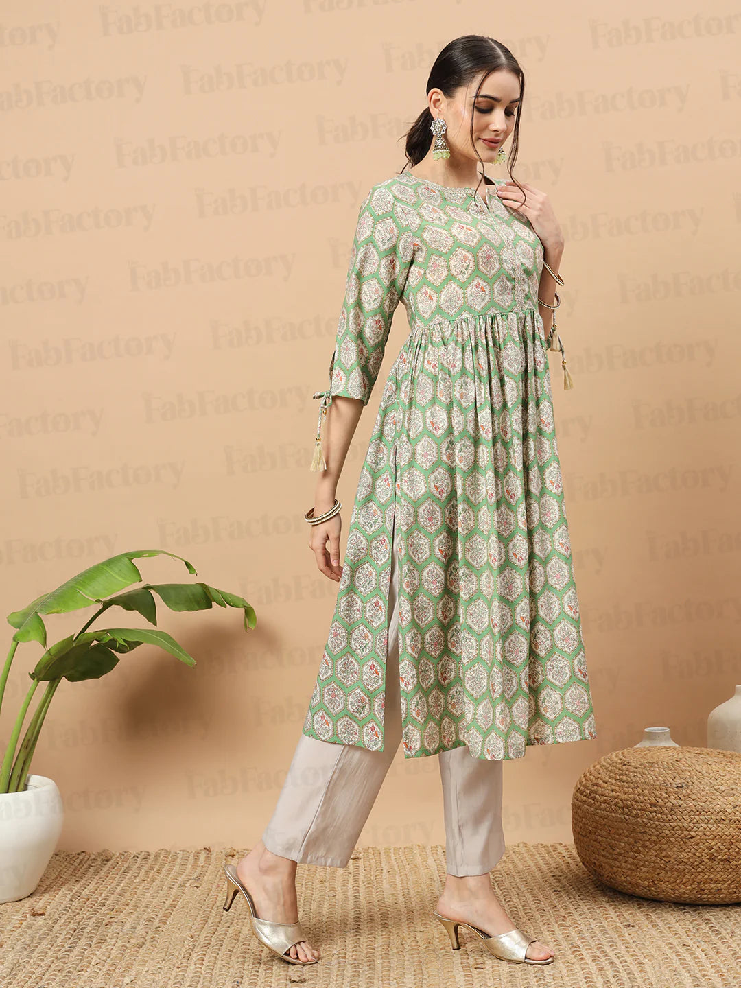 GREEN NOTCH NECK CALF LENGTH CHANDERI KURTA WITH PANT