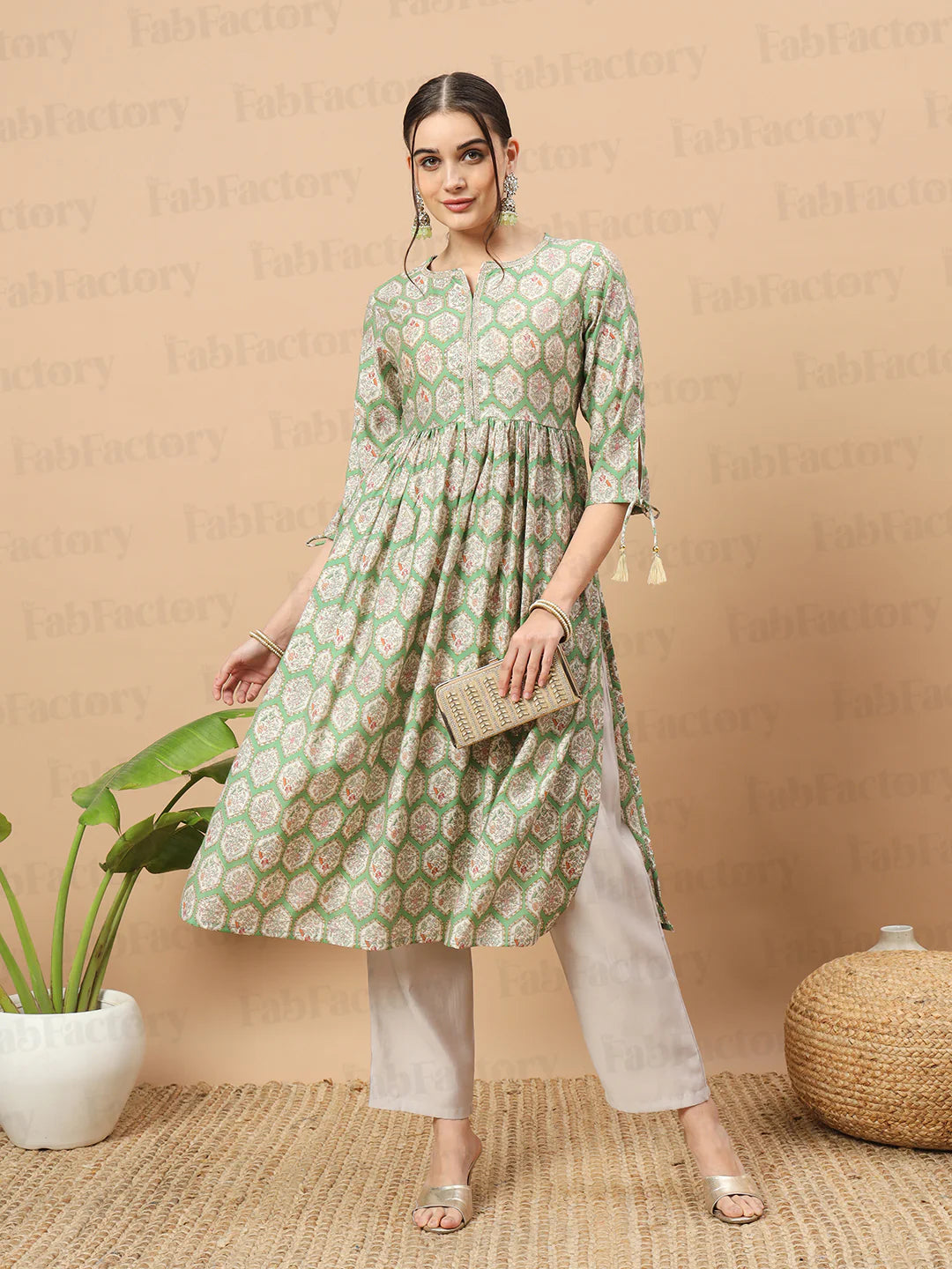 GREEN NOTCH NECK CALF LENGTH CHANDERI KURTA WITH PANT